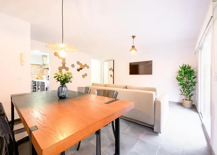 Belgica 2 - 2 & By 10tosea Fuengirola